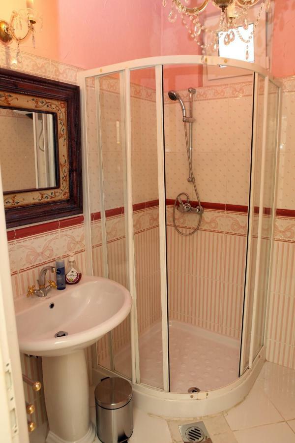 70 négyzetméteres, 2 hálószobás Apartman 1 fürdőszobával Portoroz területén Kültér fotó